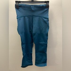 Lululemon cropped leggings size 4